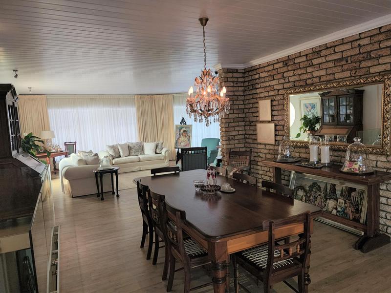4 Bedroom Property for Sale in Panorama Western Cape